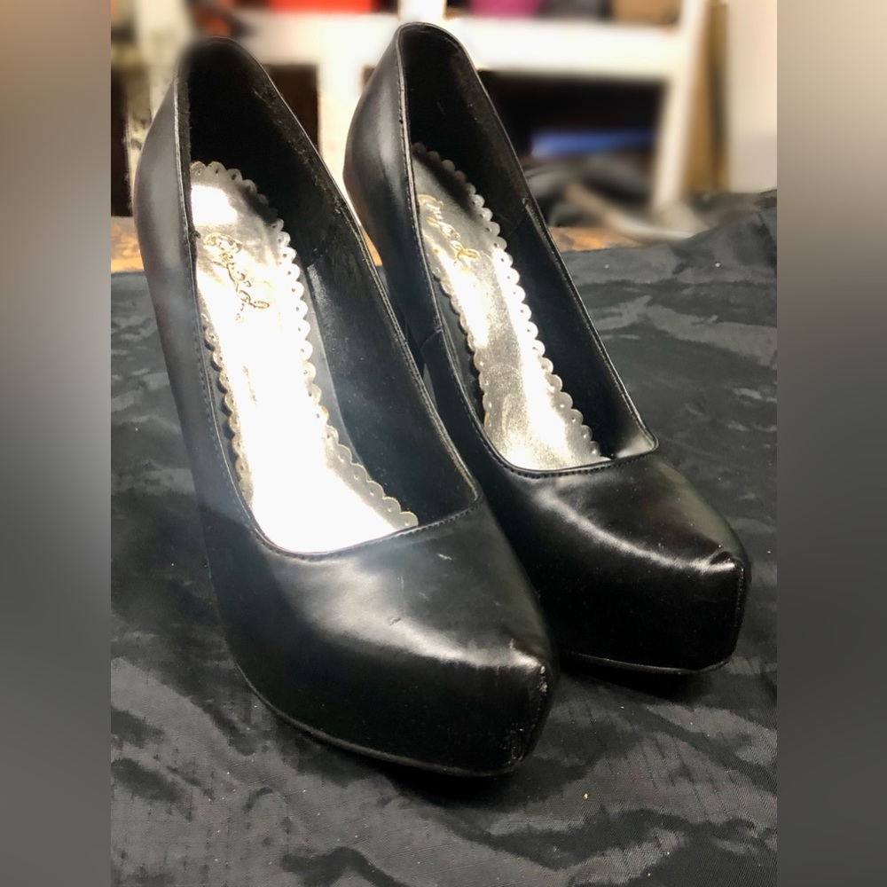 Qupid Pumps